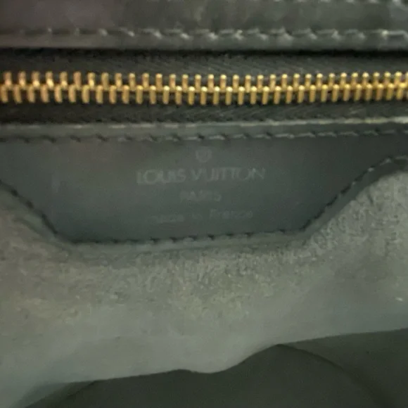 LV Black Epi Purse Authentic - Picture 7 of 13
